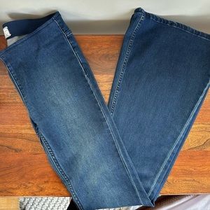 New, Free People, Pull on Penny Flare Jeans, Size 27
